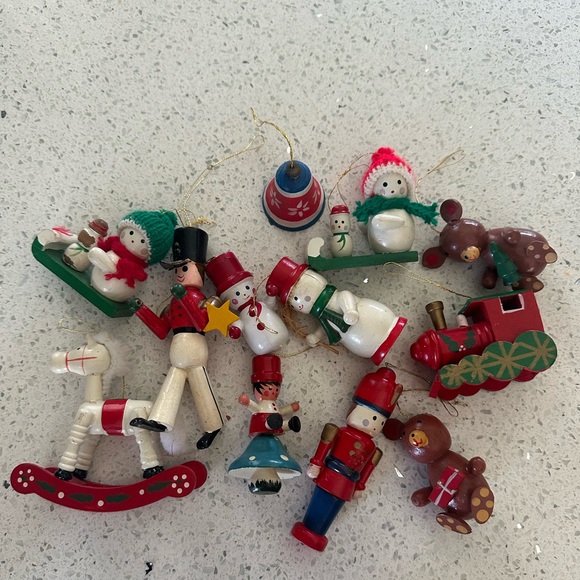 12 Vintage Christmas Wooden Ornaments - Picture 2 of 10